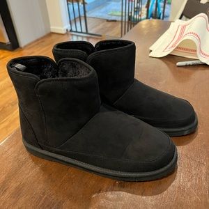 Brand new, never worn Old Navy black winter boots size 8